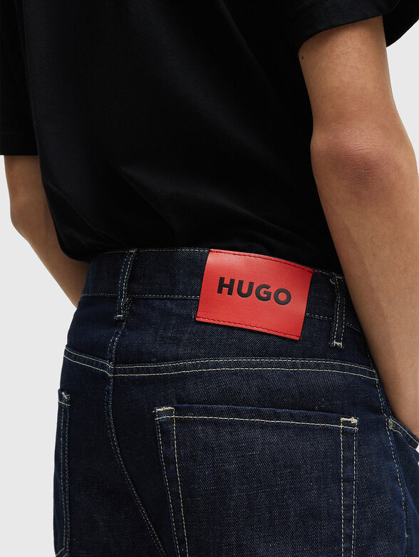Dark blue jeans with contrast logo patch - 2
