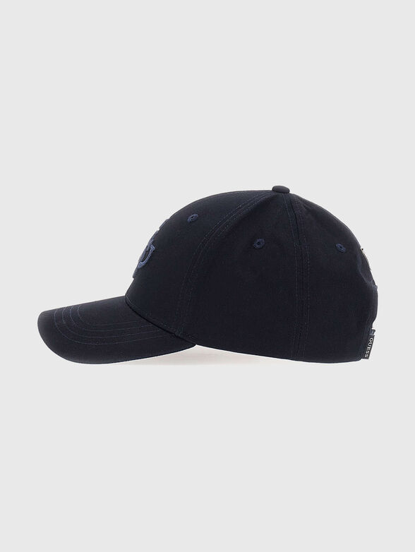 Baseball cap with logo - 2