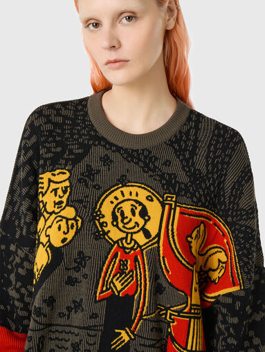 Green sweater with accent print - 4