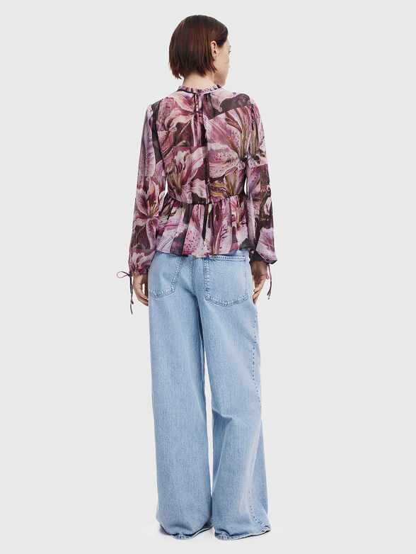 Blouse with accent fastening - 2