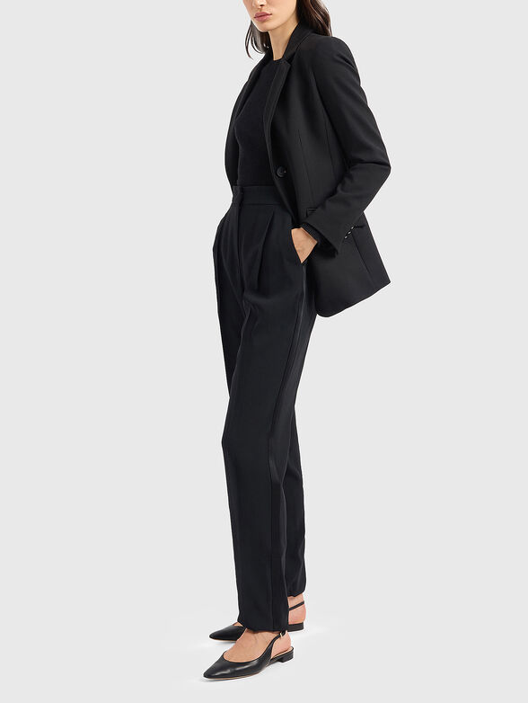 Straight trousers with pocket - 3