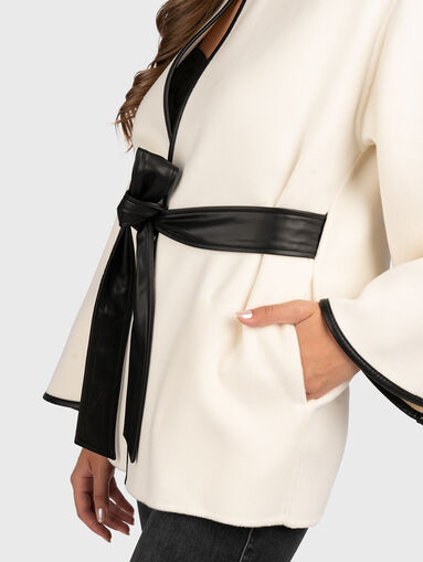 Jacket with wide sleeves and contrasting belt - 3