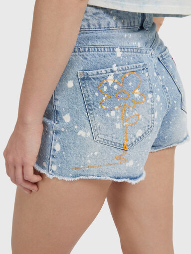 High-waisted denim shorts - 4