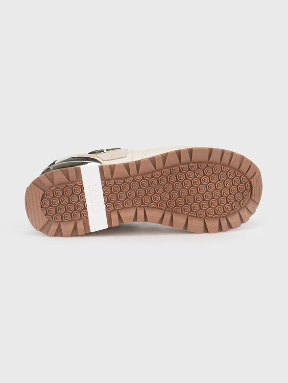 Sneakers with logo accent - 5