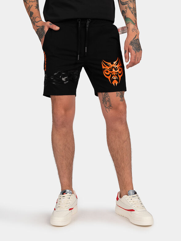 Black shorts with print - 0