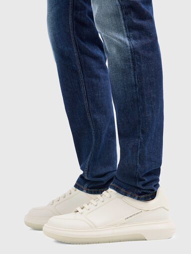 Blue jeans with washed effect - 3