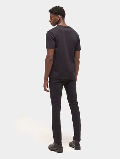 Black T-shirt with contrasting embroidery - 3