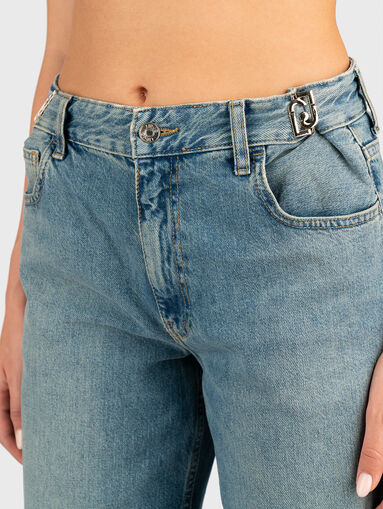 Jeans with high waist and wide legs - 3