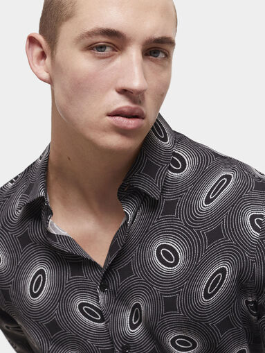 Shirt with monogram print - 4