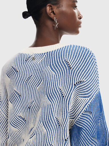 Sweater with oval neckline - 3