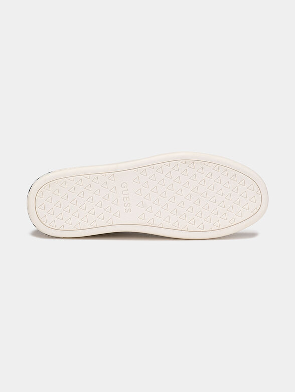 Sneakers with contrasting heel - 5