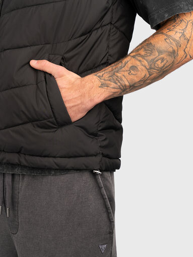 Black vest with triangular logo - 5