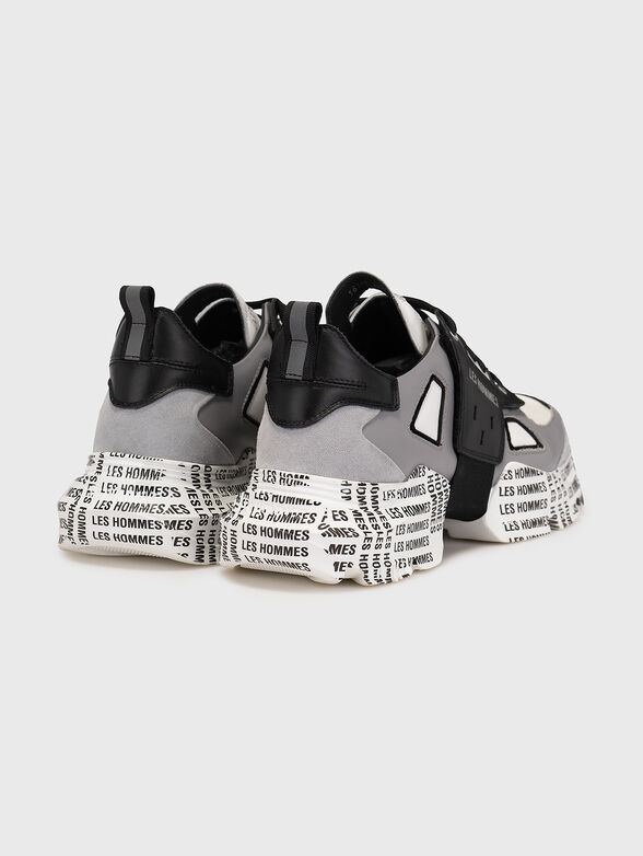 Sports shoes with accent sole - 3