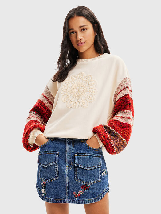 Sweatshirt with embroidery and knit sleeves