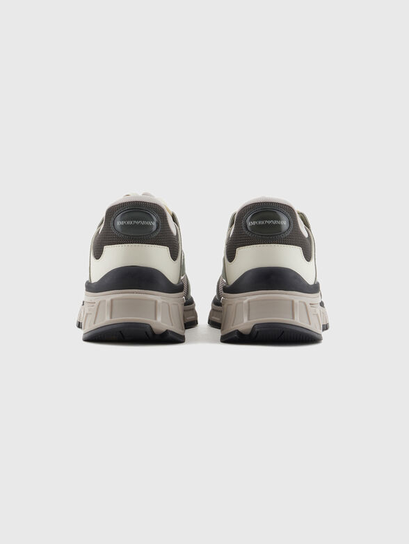 Sports shoes with logo - 2