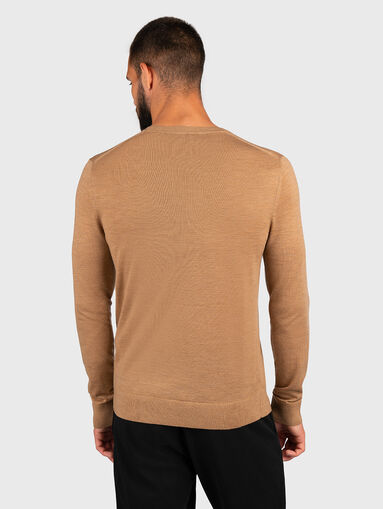 Wool sweater with oval neckline - 3