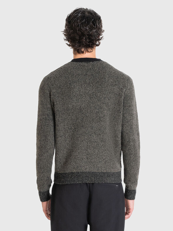 Sweater with contrast cuffs - 1
