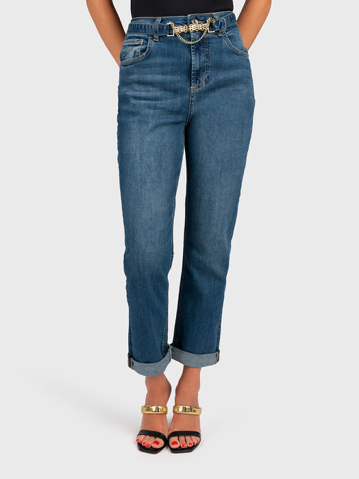 Jeans with belt and golden element