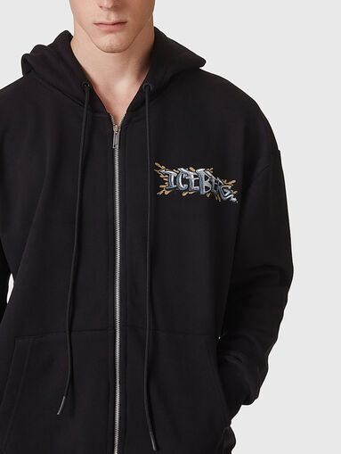 Sweatshirt with print on the back - 3