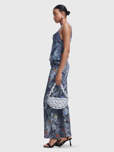 Pants with contrast print - 4