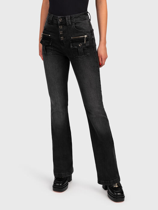 Jeans with accent pockets