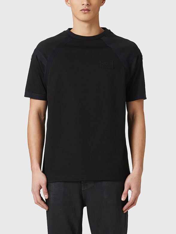 T-shirt with embroidered patch - 0