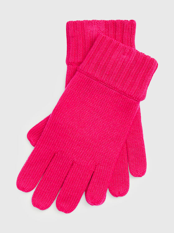 Knitted gloves in fuxia color - 1
