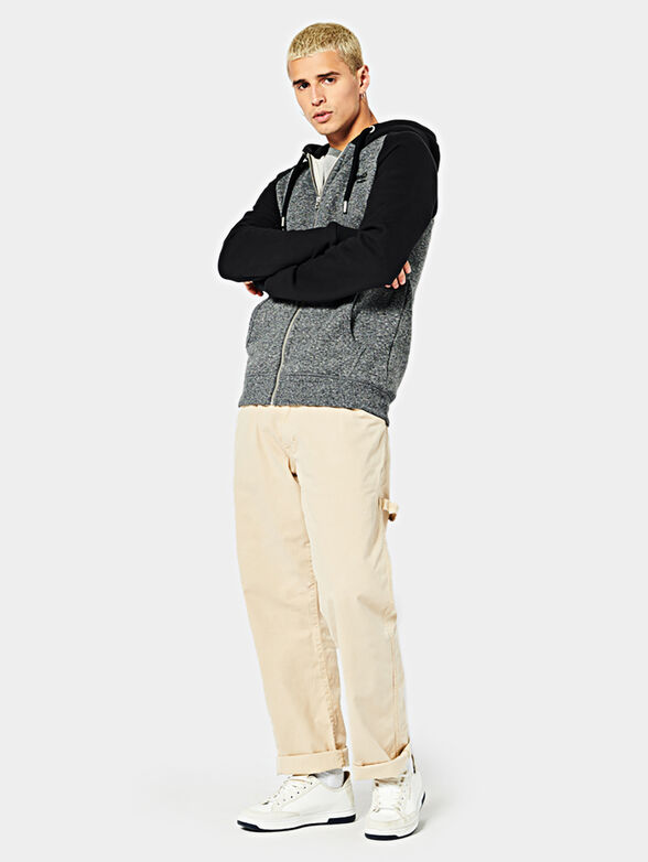 Sweatshirt with zipper and hood - 4