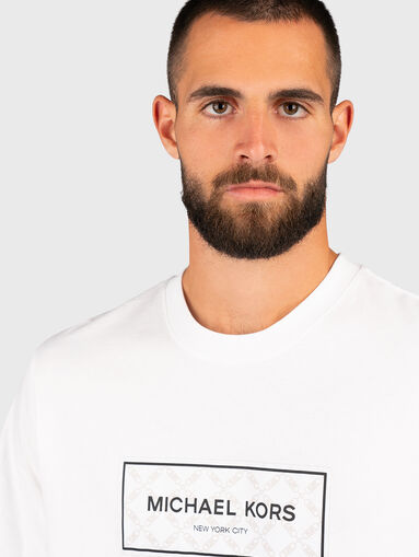 White T-shirt with contrast detail  - 5