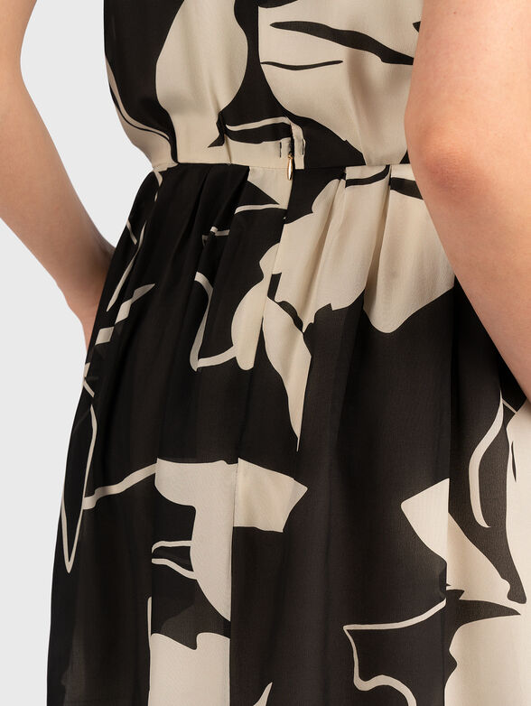 Silk dress with halter neckline - 4