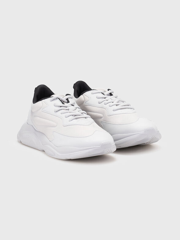 Sports shoes with logo - 1