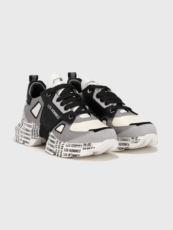 Sports shoes with accent sole - 2