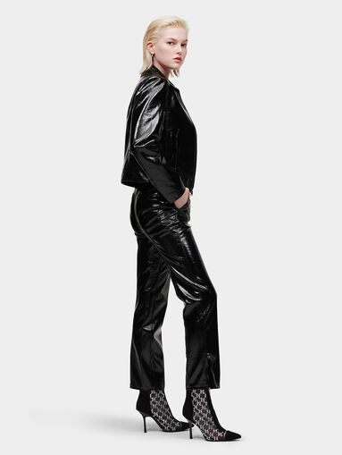 Cropped trousers in eco leather with patent effect - 3