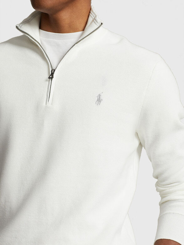 Cotton white sweater with zip - 4