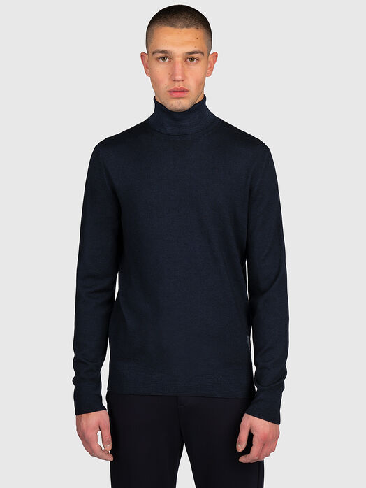Wool sweater with turtleneck