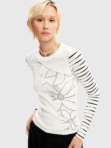 White blouse with oval neckline  - 3