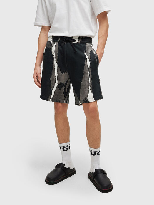 DAVERAR shorts with multicolour print