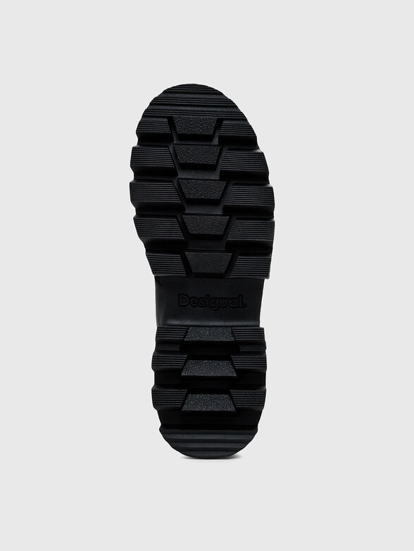 TRACK UTILITY boots in black  - 4
