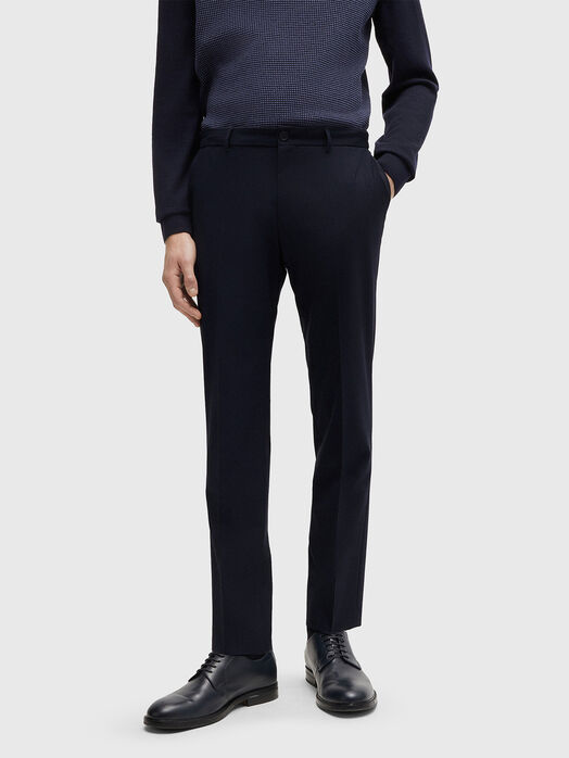 Trousers with crease in dark blue colour