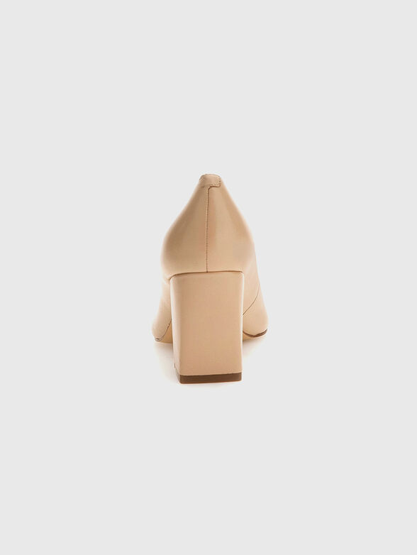 VARLAY shoes with triangular logo - 3