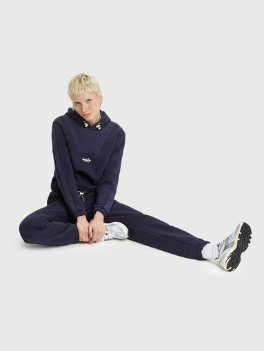 Sports pants with logo - 5