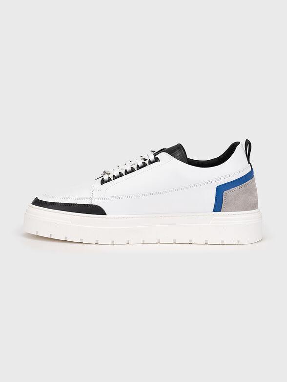 Sports shoes with contrasting accents - 4