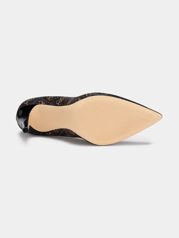 Court shoe with logo print - 6