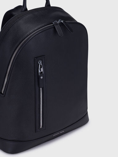 Black backpack with laptop divider - 5