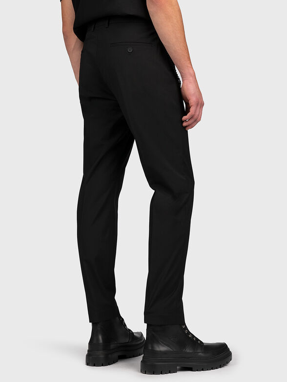 Black pants with chain detail - 2