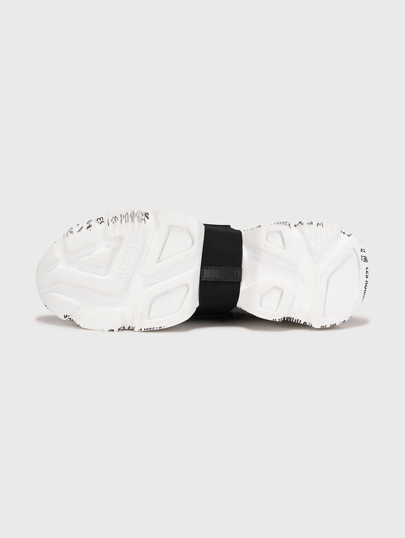 Sports shoes with accent sole - 5