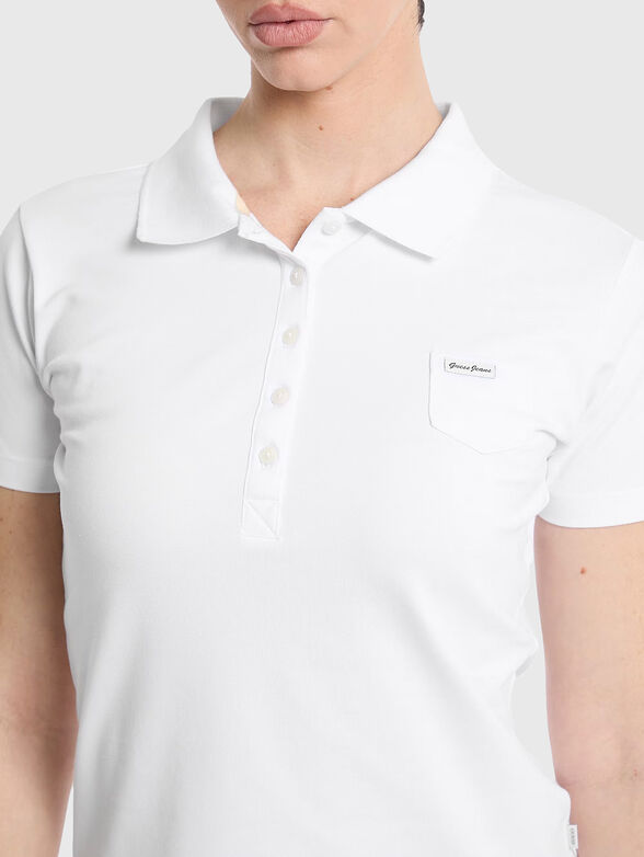 Polo shirt with short sleeves and buttons - 4