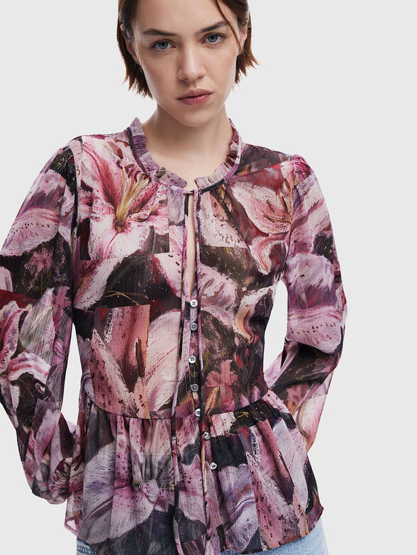 Blouse with accent fastening - 3