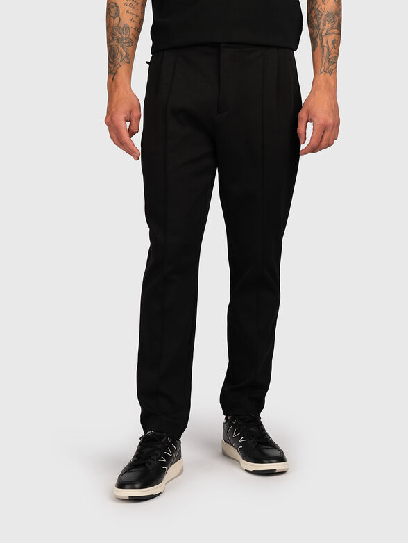 Straight trousers in black - 0