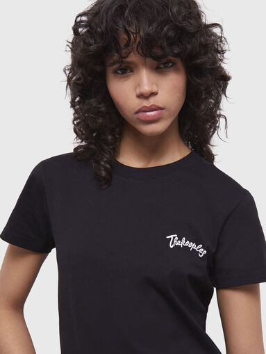 T-shirt with accent embroidery on the back - 4